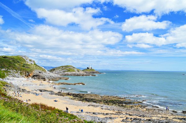 Which coastal towns in Scotland are best for seafood dining?