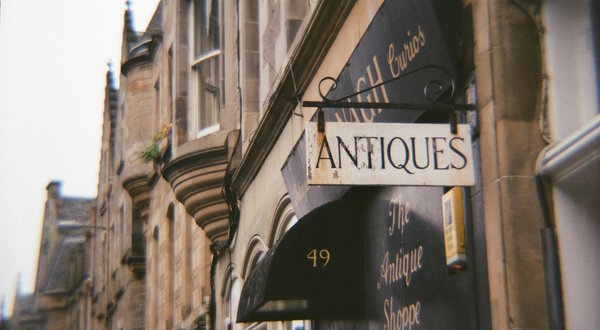 What are the best antique shops in Edinburgh for rare finds?