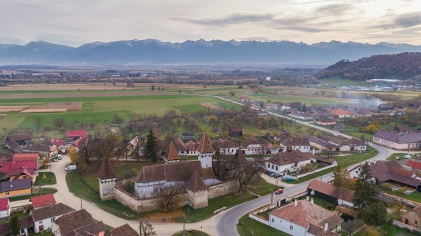 What are the best medieval fairs in the UK for exploring traditional British crafts?